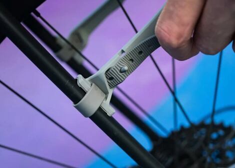 Zadný blatník pre cestný bicykel Ass Savers Win Wing Road, Logo